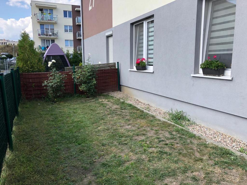 Apartament Rodzinny Z Ogrodkiem 格但斯克 外观 照片