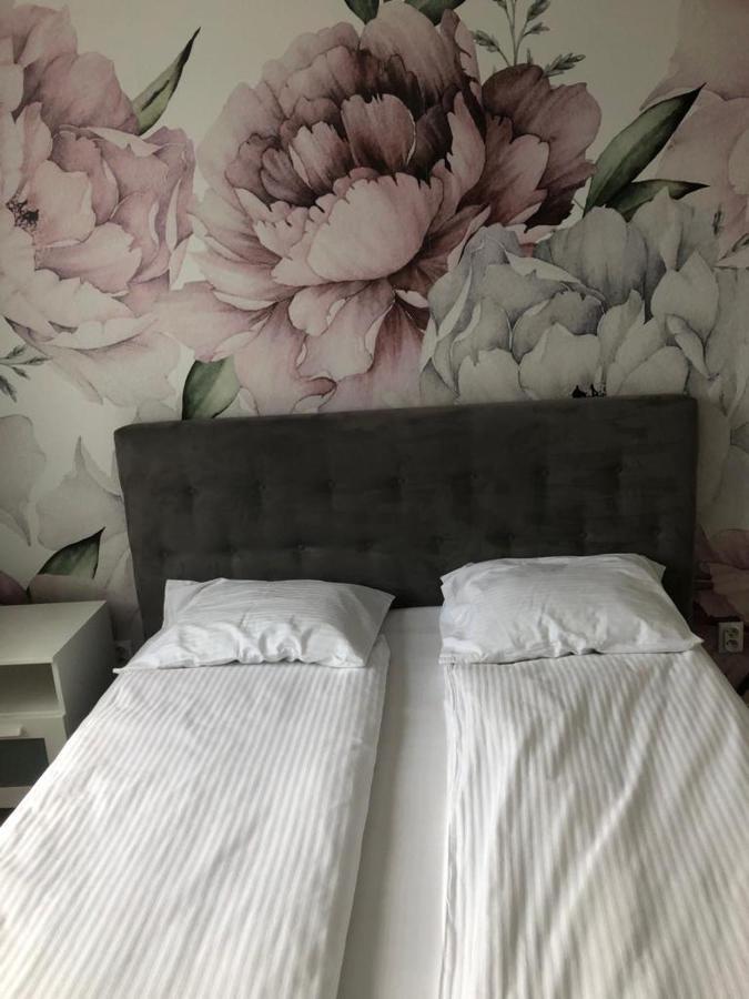Apartament Rodzinny Z Ogrodkiem 格但斯克 外观 照片