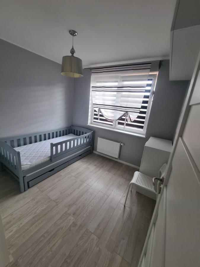 Apartament Rodzinny Z Ogrodkiem 格但斯克 外观 照片