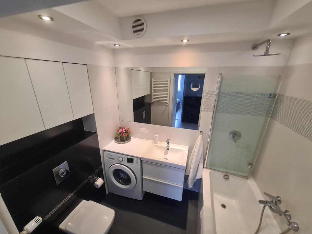 Apartament Rodzinny Z Ogrodkiem 格但斯克 外观 照片