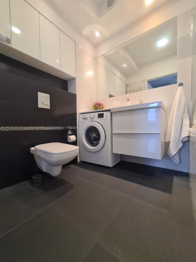 Apartament Rodzinny Z Ogrodkiem 格但斯克 外观 照片