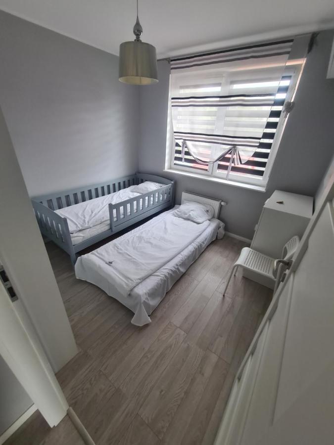 Apartament Rodzinny Z Ogrodkiem 格但斯克 外观 照片
